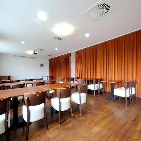 S-centrum فندق 3*